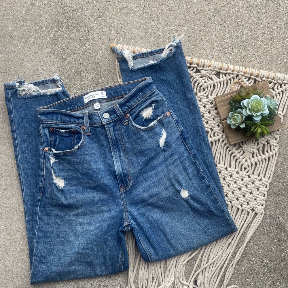 Abercrombie & Fitch High Rise Jeans Size 26 / 2
